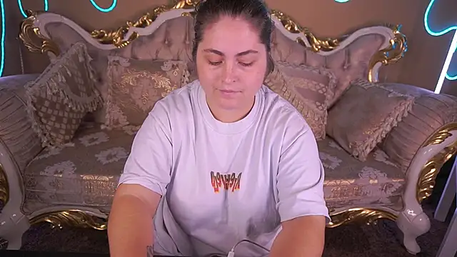 Snapshot of NanalyBeautyy chatting on November 16, 6:40 am NanalyBeautyy online show from November 16, 6:40 am