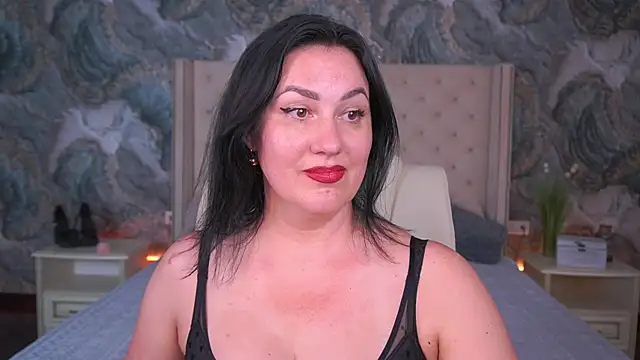 Snapshot of VelvetLuck chatting on June 19, 1:11 am VelvetLuck online show from June 19, 1:11 am