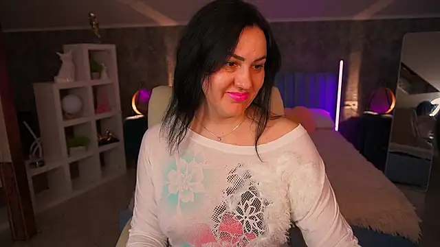 VelvetLuck online show from April 23, 12:29 pm
