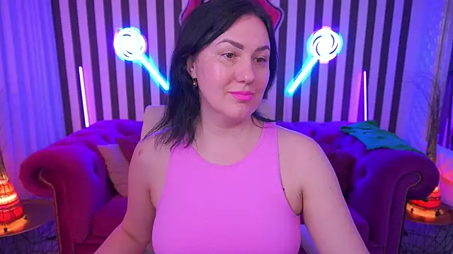 VelvetLuck online show from May 8, 1:04 pm