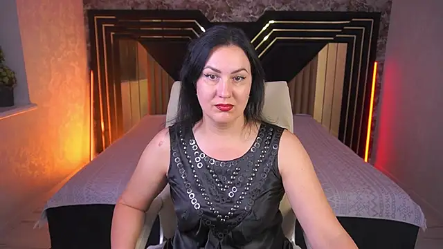 Snapshot of VelvetLuck chatting on June 24, 8:06 pm VelvetLuck online show from June 24, 8:06 pm