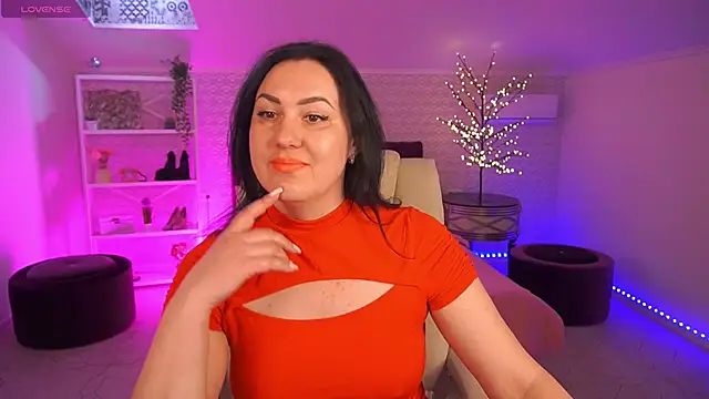 VelvetLuck online show from April 22, 12:45 pm