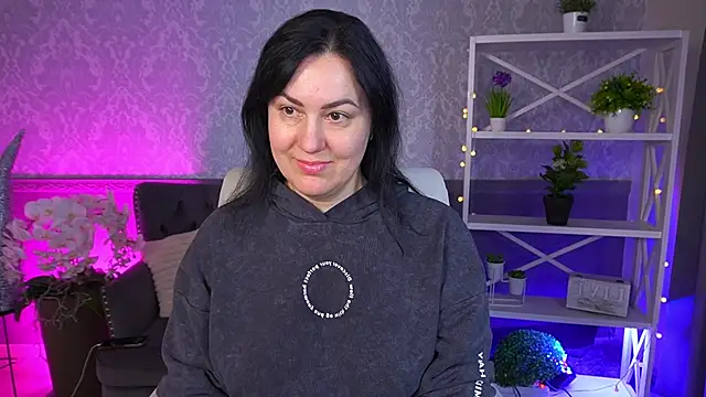 VelvetLuck online show from March 6, 1:50 pm