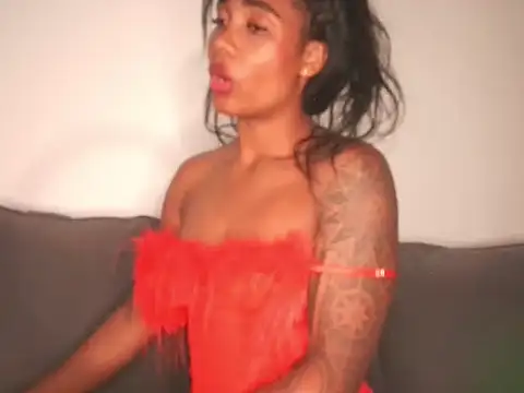 Snapshot of Miss_Benz chatting on May 19, 8:43 am Miss Benz online show from May 19, 8:43 am