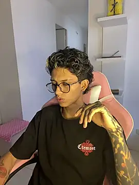 MassimoAlessandro online show from January 6, 8:24 pm