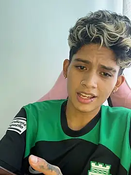 MassimoAlessandro online show from November 3, 7:28 pm