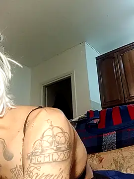 00Travsharongomez online show from November 4, 1:09 am