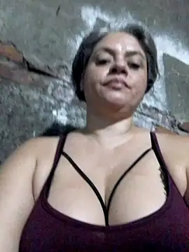 Snapshot of sexysubMila chatting on December 16, 12:26 am sexysubMila online show from December 16, 12:26 am