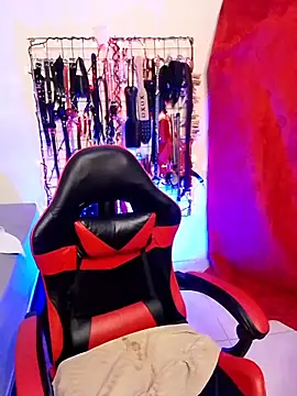 Snapshot of sexysubMila chatting on December 20, 12:08 pm sexysubMila online show from December 20, 12:08 pm