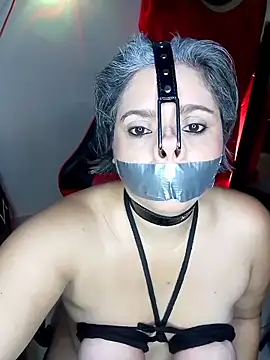 Snapshot of sexysubMila chatting on November 7, 3:27 pm sexysubMila online show from November 7, 3:27 pm