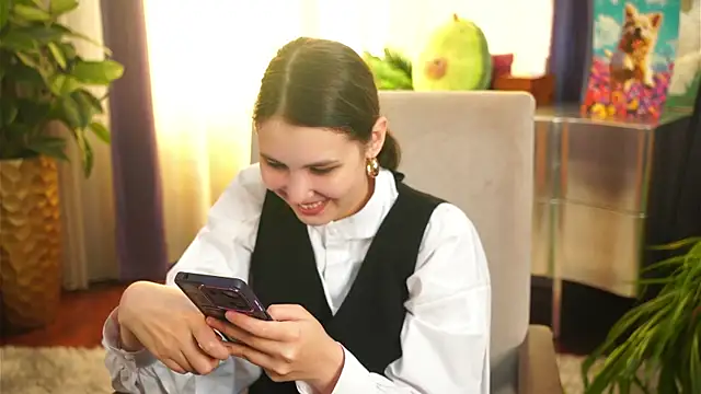 Snapshot of JanyceGrzyb chatting on November 4, 4:05 am JanyceGrzyb online show from November 4, 4:05 am