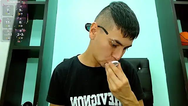 will and alex online show from March 10, 7:51 pm