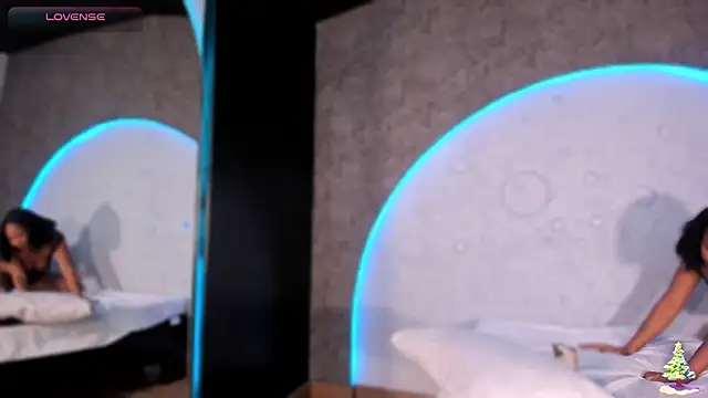 Shanelsmith online show from February 9, 10:19 pm