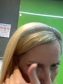 Snapshot of melisboa chatting on March 3, 2:51 am melisboa online show from March 3, 2:51 am