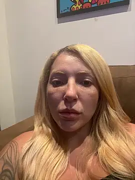 Snapshot of melisboa chatting on February 2, 2:43 am melisboa online show from February 2, 2:43 am