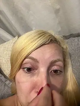 Snapshot of melisboa chatting on February 17, 3:48 am melisboa online show from February 17, 3:48 am