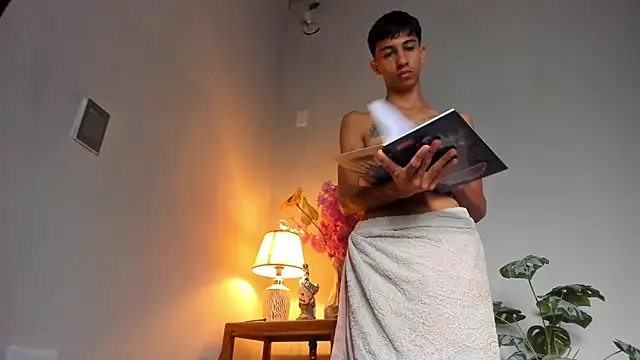 lucian davii online show from April 8, 2:18 pm