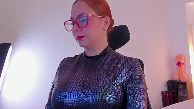 MistressErza online show from July 8, 3:24 pm