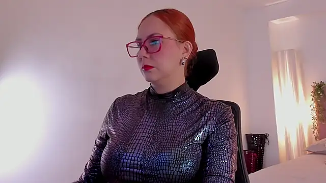 MistressErza online show from June 16, 7:03 pm