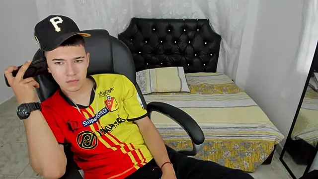 Aleck Boy online show from November 26, 7:58 pm