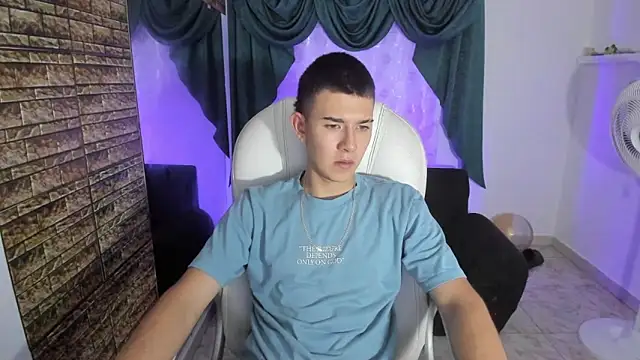 Aleck Boy online show from November 22, 8:08 pm