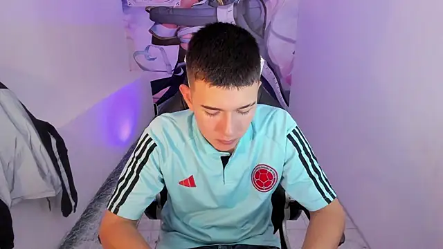 Aleck Boy online show from December 5, 7:23 pm