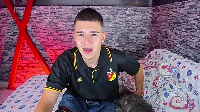 Aleck Boy online show from December 18, 6:56 pm