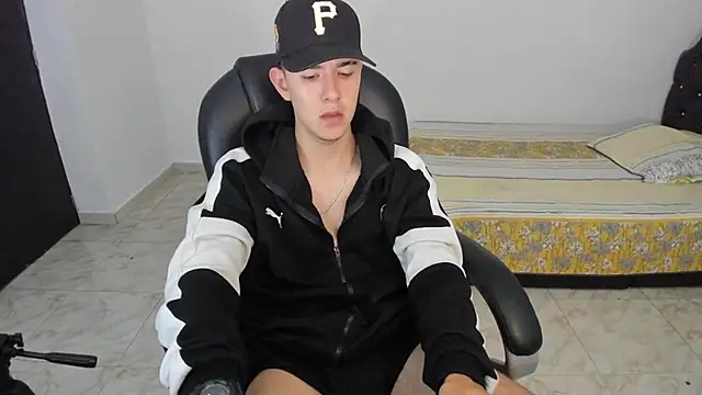 Aleck Boy online show from November 27, 6:52 pm