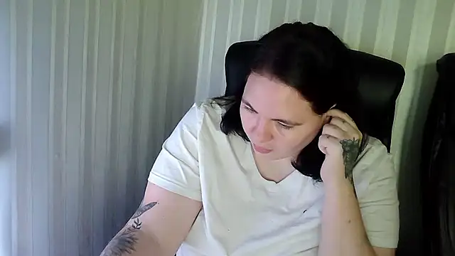 XLisaBlueXsS online show from November 14, 6:28 am