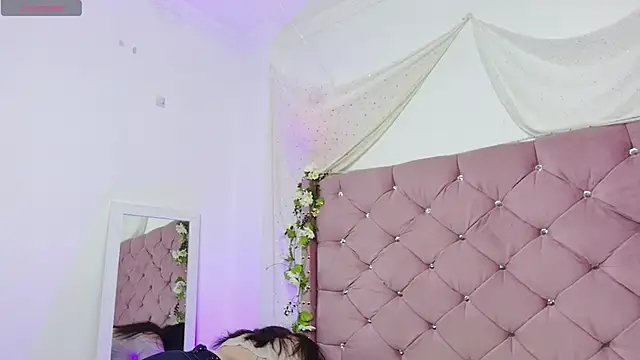 lauxury  online show from November 13, 2:59 am