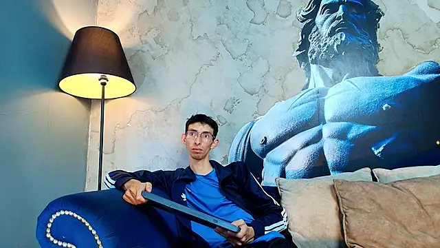 ZyroNight online show from December 3, 7:13 pm