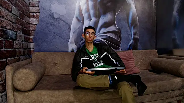 ZyroNight online show from November 6, 7:40 pm