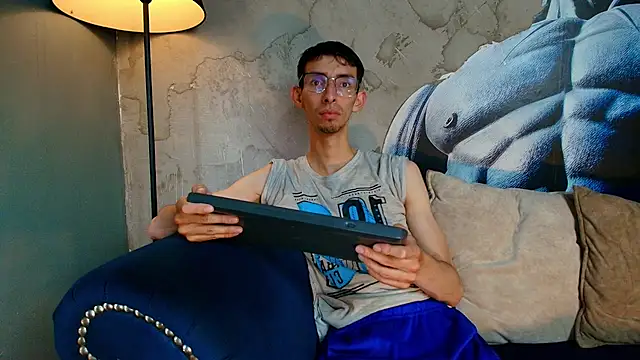 ZyroNight online show from November 21, 4:50 pm