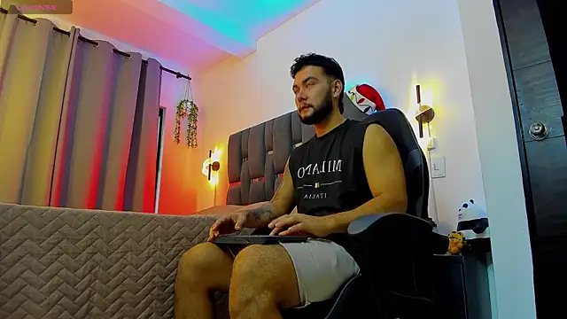 noah corvelle online show from December 19, 11:23 am