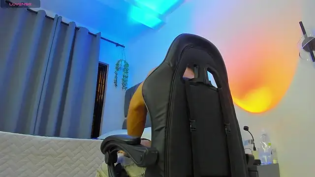 Snapshot of noah_corvelle chatting on February 13, 5:18 am noah corvelle online show from February 13, 5:18 am