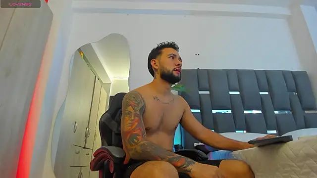 noah corvelle online show from March 25, 2:33 am