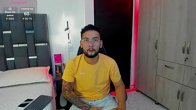 noah corvelle online show from November 17, 10:03 pm