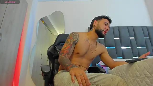 noah corvelle online show from March 26, 1:15 am