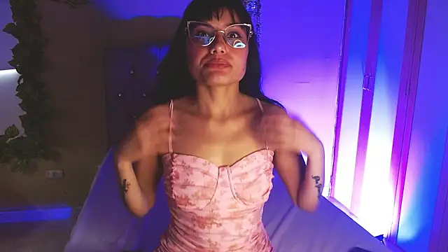 Snapshot of valkiry_ chatting on November 4, 9:40 pm valkiry online show from November 4, 9:40 pm