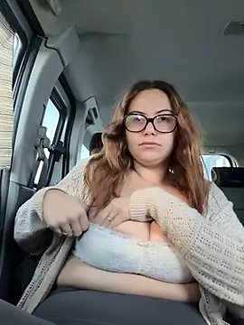 FreakyDreama online show from November 17, 1:26 pm