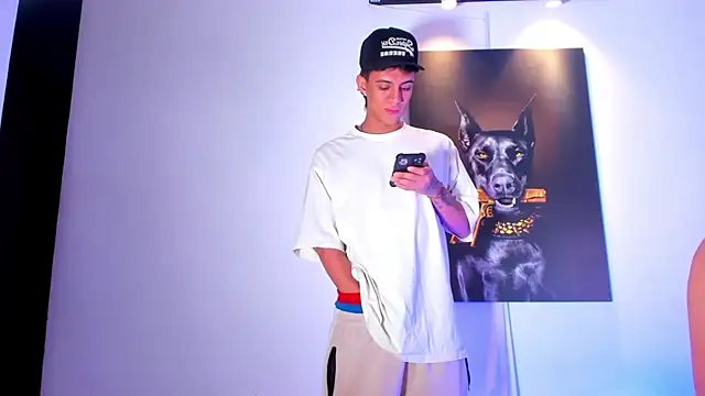 Snapshot of stiven_24cm chatting on November 6, 4:16 am stiven 24cm online show from November 6, 4:16 am