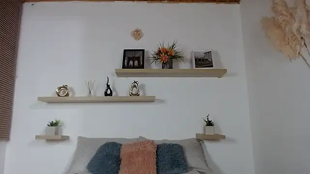 Snapshot of estrella_gold chatting on December 20, 2:47 am estrella gold online show from December 20, 2:47 am