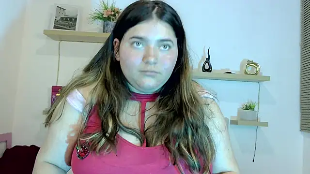 Snapshot of estrella_gold chatting on November 7, 3:22 am estrella gold online show from November 7, 3:22 am