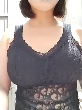 Snapshot of Niramiu chatting on February 9, 12:58 pm Niramiu online show from February 9, 12:58 pm