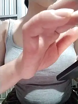 Niramiu online show from March 18, 1:24 pm