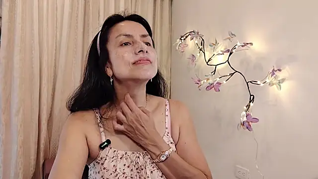 Bella Exhibition online show from April 2, 7:09 pm