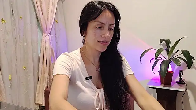 Bella Exhibition online show from February 21, 7:05 pm