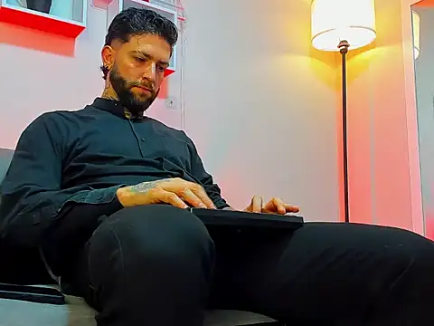 Supreme Alpha online show from November 30, 8:31 pm