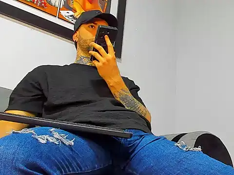 Supreme Alpha online show from November 6, 12:36 am