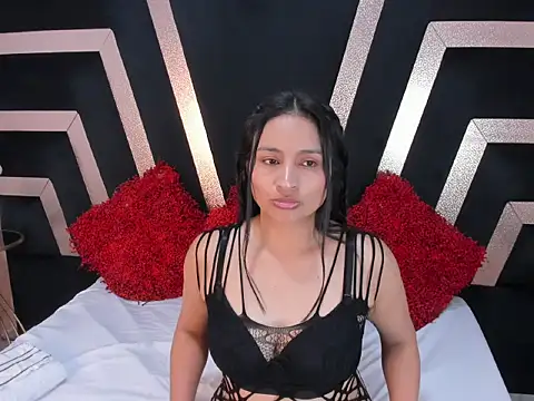 Snapshot of Laurie_Bell_ chatting on November 4, 1:59 pm Laurie Bell online show from November 4, 1:59 pm